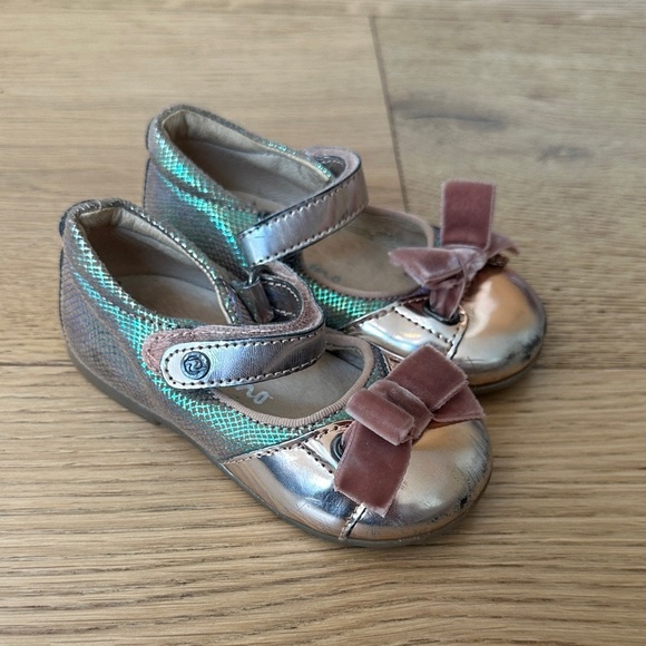 Naturino Other - Naturino Metallic Kids Shoes with Bow 21